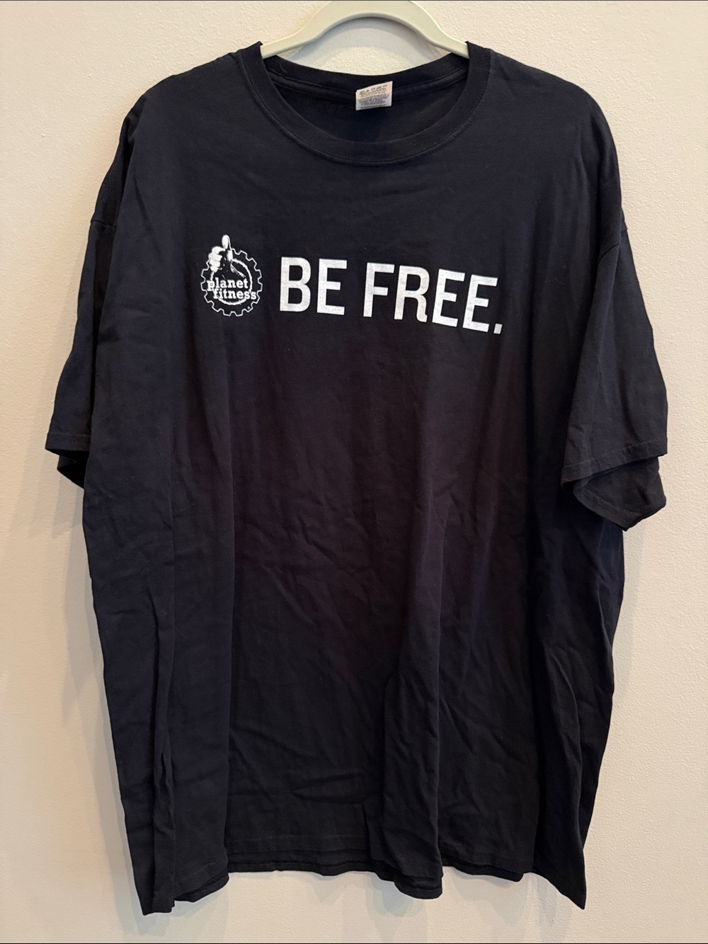 Men’s BE FREE Black Graphic T‑Shirt
